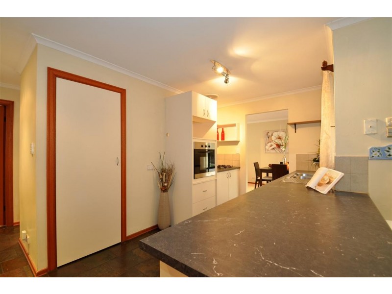8 Rubin Crescent, Happy Valley SA 5159