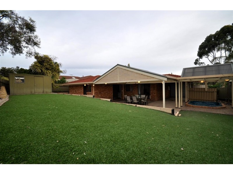 8 Rubin Crescent, Happy Valley SA 5159