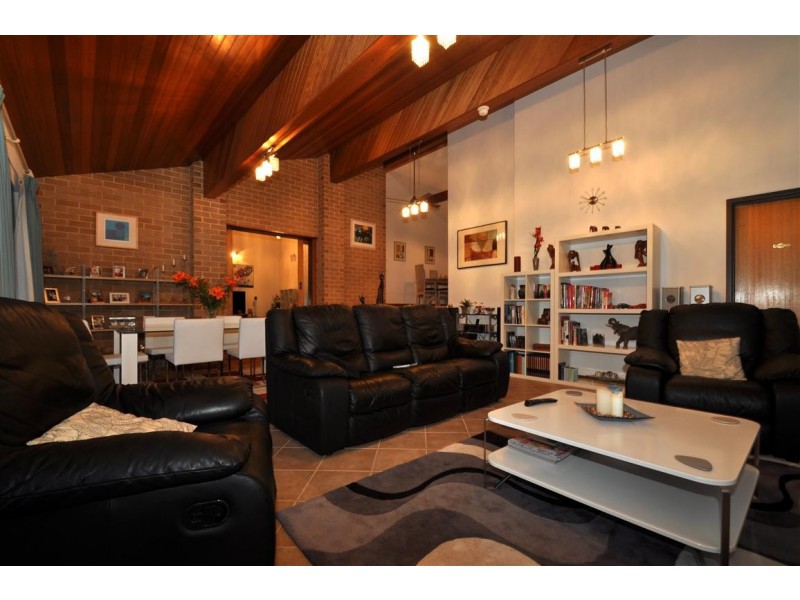 5 Seaview Drive, Happy Valley SA 5159