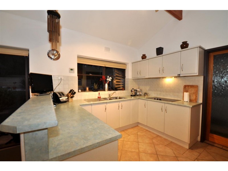 5 Seaview Drive, Happy Valley SA 5159