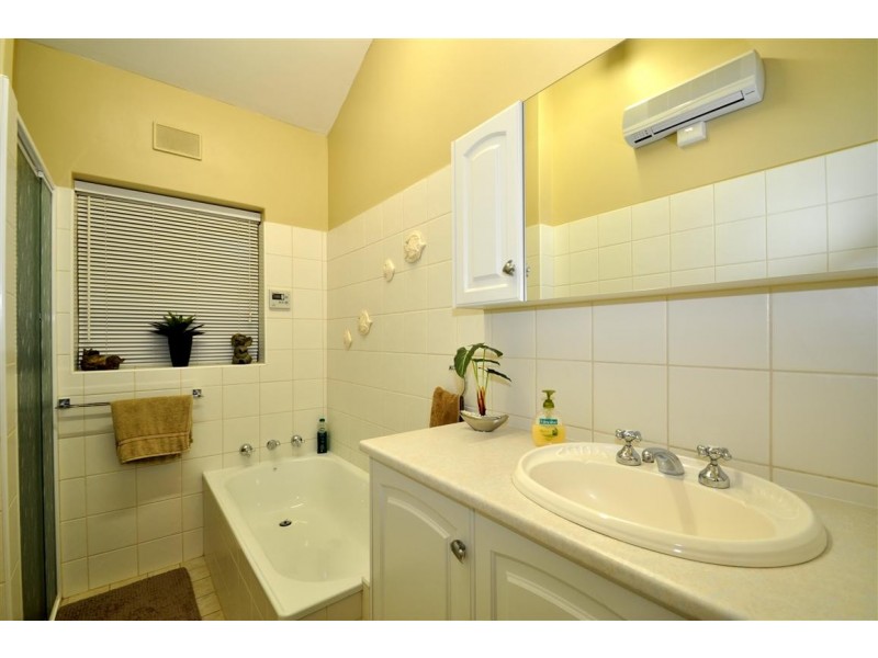 5 Seaview Drive, Happy Valley SA 5159