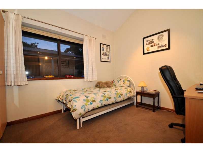 5 Seaview Drive, Happy Valley SA 5159