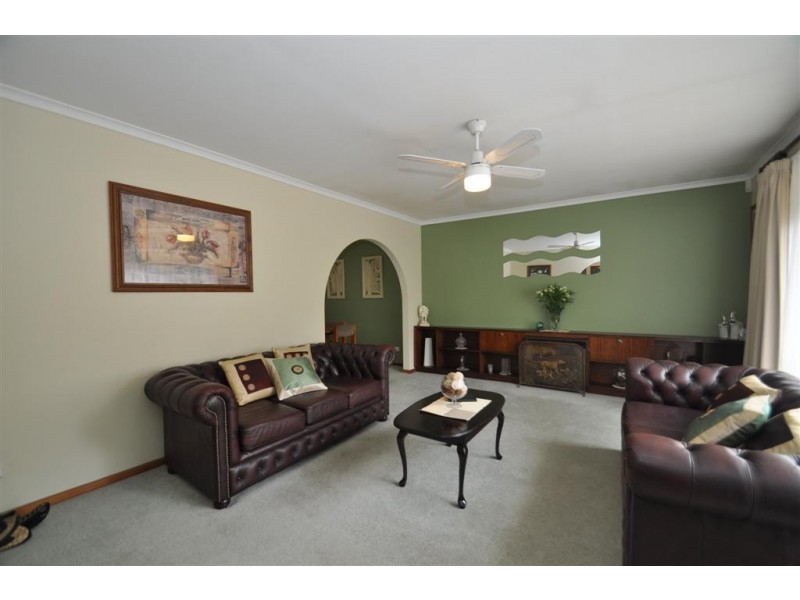 2 Lyn Street, Aberfoyle Park SA 5159