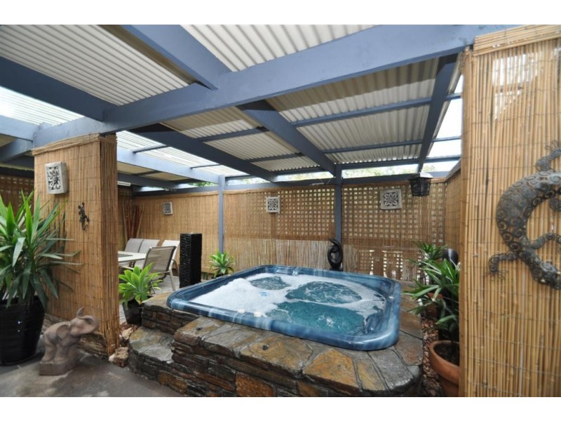 2 Lyn Street, Aberfoyle Park SA 5159