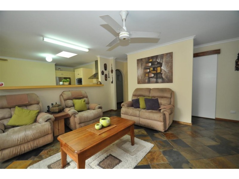 2 Lyn Street, Aberfoyle Park SA 5159