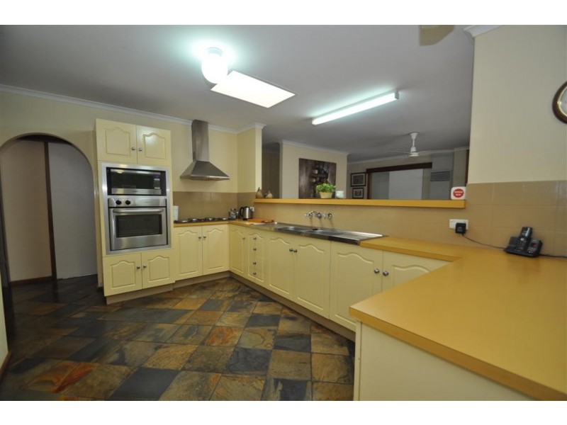 2 Lyn Street, Aberfoyle Park SA 5159