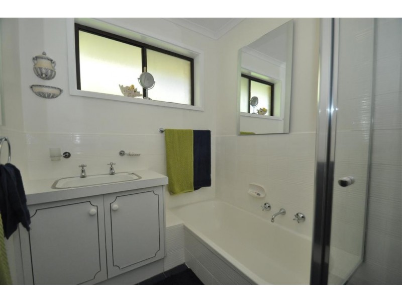 2 Lyn Street, Aberfoyle Park SA 5159