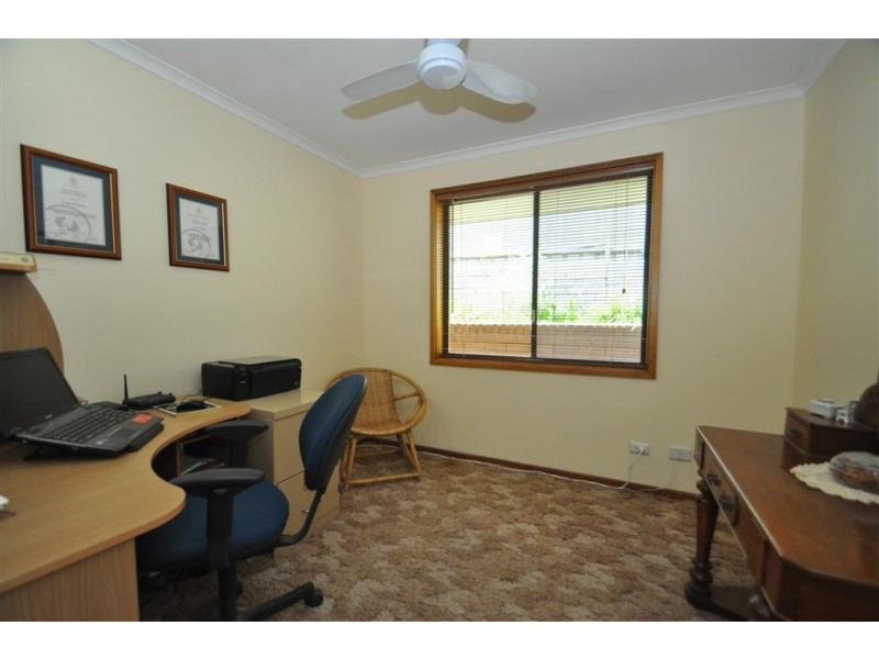 2 Lyn Street, Aberfoyle Park SA 5159