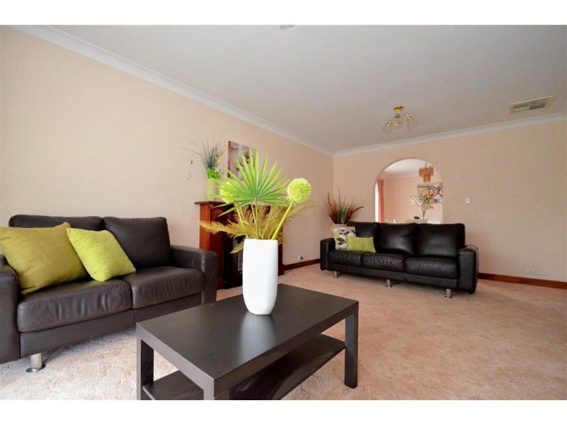 18 Bellavista Rd, Flagstaff Hill SA 5159