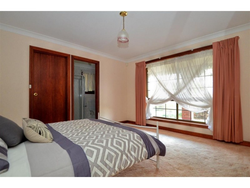 18 Bellavista Rd, Flagstaff Hill SA 5159