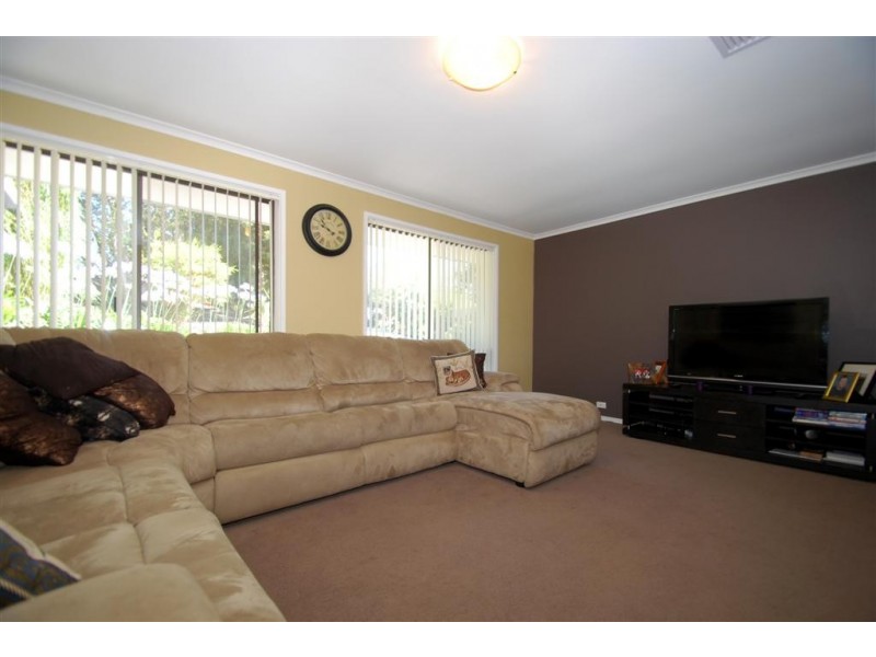16 Sun Crescent, Happy Valley SA 5159