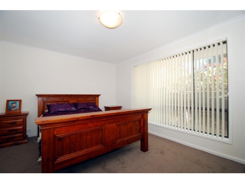 16 Sun Crescent, Happy Valley SA 5159