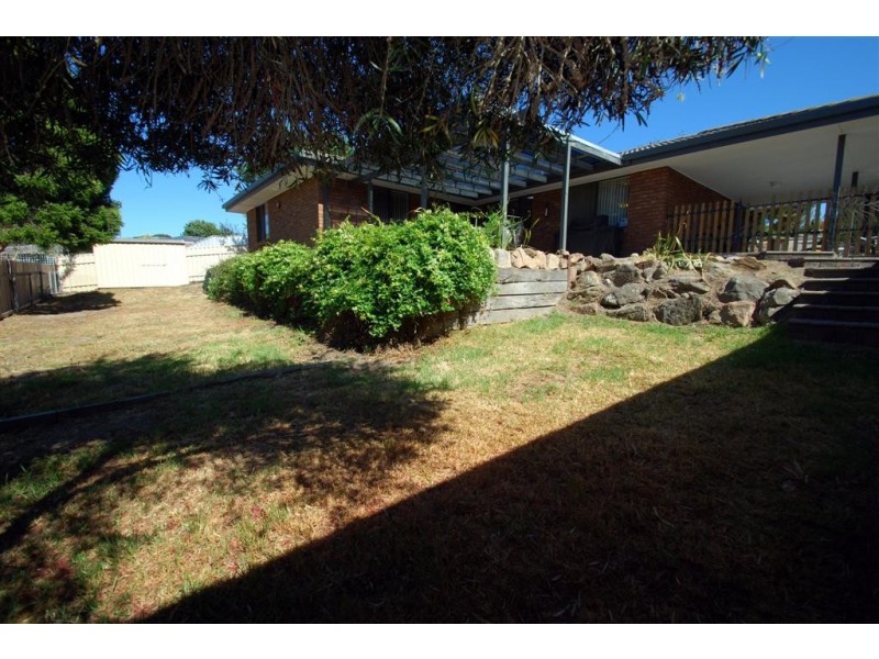 16 Sun Crescent, Happy Valley SA 5159