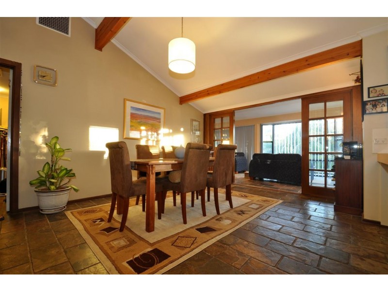 4 Meg Court, Aberfoyle Park SA 5159