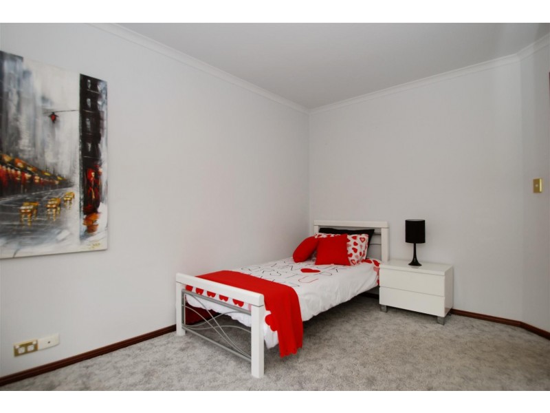 15 Bennett Close, Aberfoyle Park SA 5159