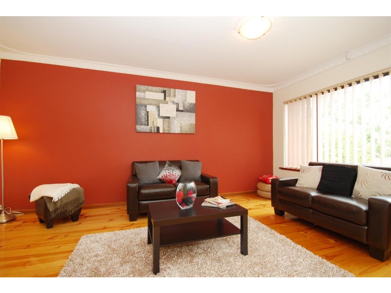 9 Swan Avenue, Happy Valley SA 5159