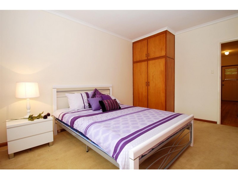 9 Swan Avenue, Happy Valley SA 5159