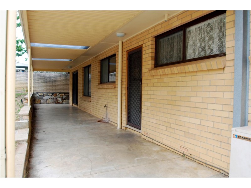 9 Swan Avenue, Happy Valley SA 5159