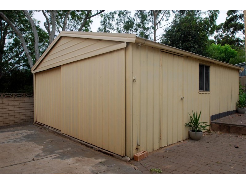 9 Swan Avenue, Happy Valley SA 5159