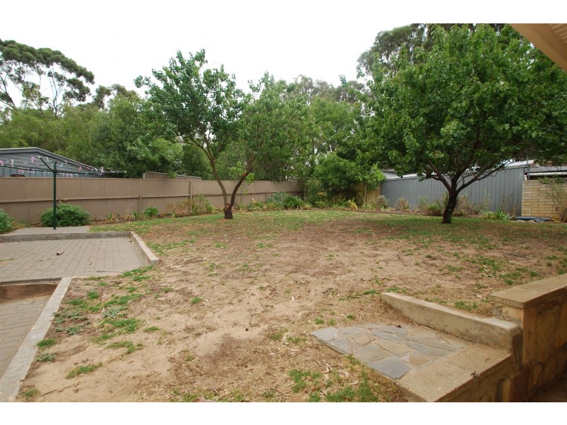 9 Swan Avenue, Happy Valley SA 5159