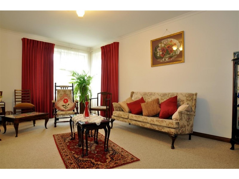 9 Barossa Way, Woodcroft SA 5162