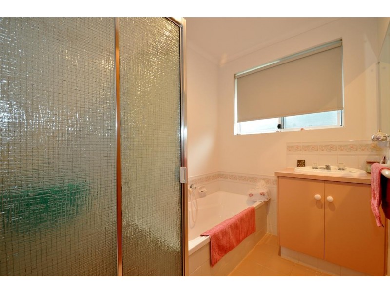 9 Barossa Way, Woodcroft SA 5162