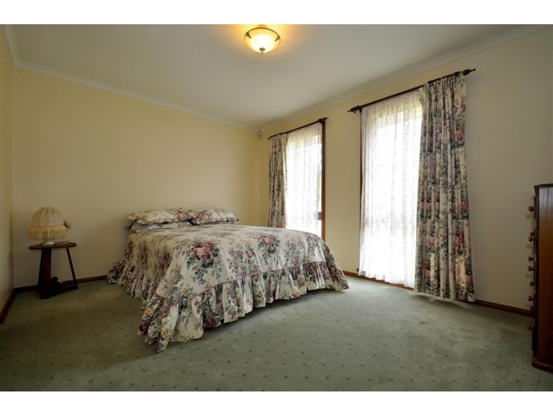 39 Equestrian Drive, Woodcroft SA 5162