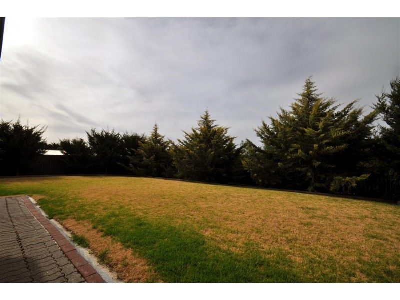 39 Equestrian Drive, Woodcroft SA 5162