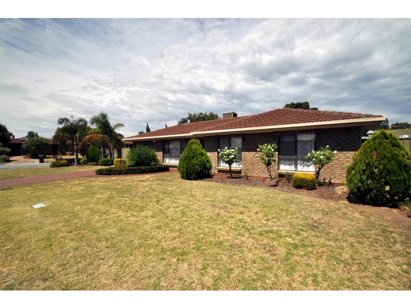 13 Julia Crescent, Woodcroft SA 5162