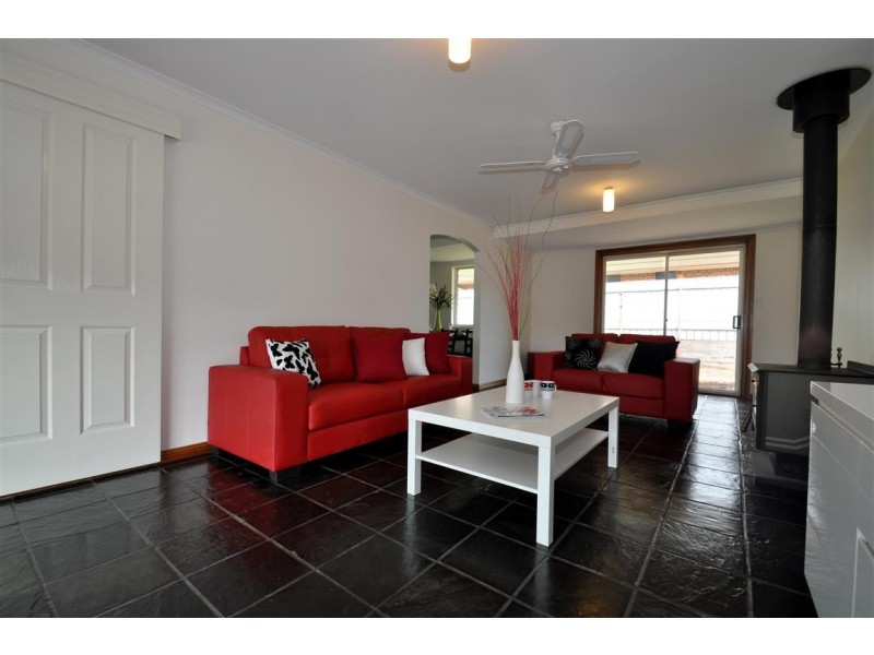 1 Camelia Court, Morphett Vale SA 5162