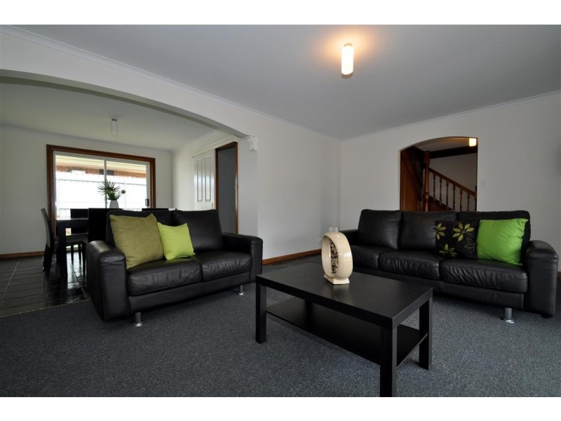 1 Camelia Court, Morphett Vale SA 5162