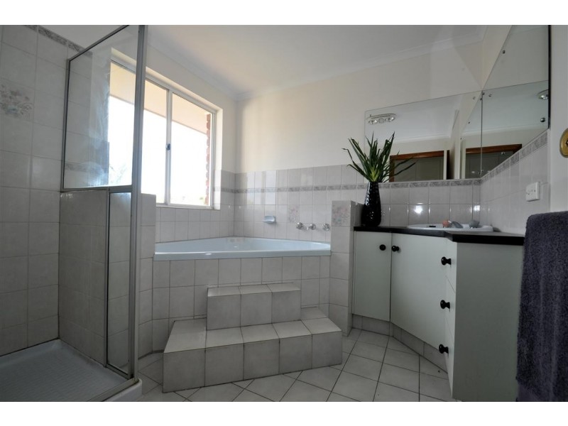 1 Camelia Court, Morphett Vale SA 5162