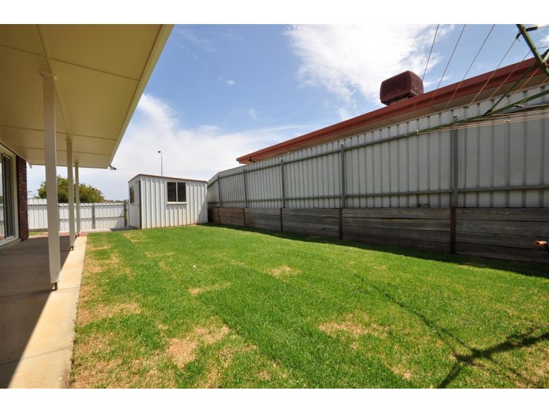 1 Camelia Court, Morphett Vale SA 5162