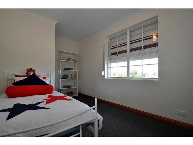 1 Camelia Court, Morphett Vale SA 5162