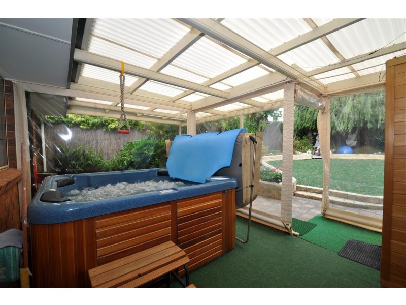 12 Vennachar Drive, Hallett Cove SA 5158