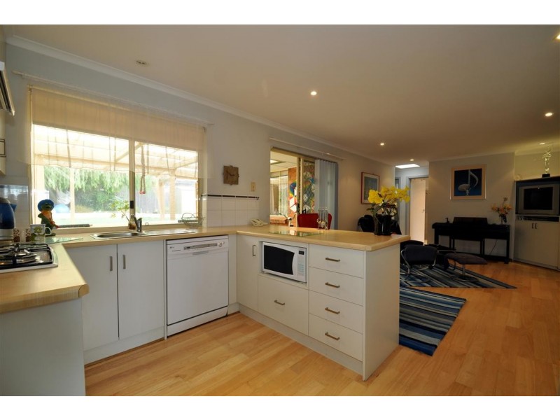 12 Vennachar Drive, Hallett Cove SA 5158