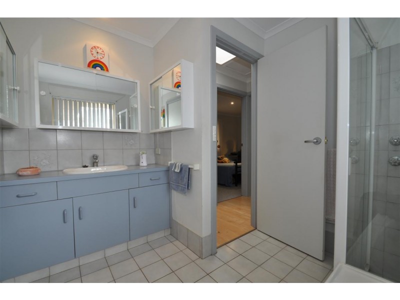 12 Vennachar Drive, Hallett Cove SA 5158