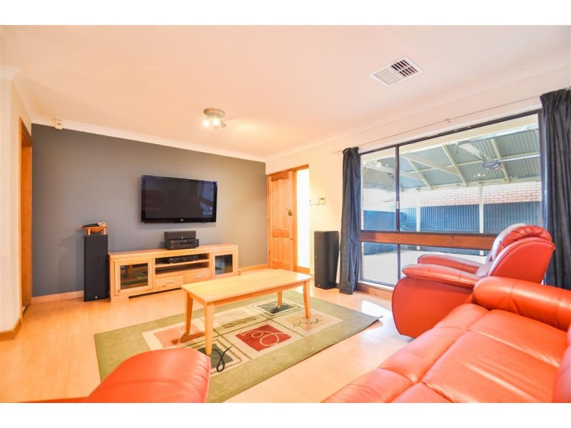 17 Lyndhurst Road, Seaford SA 5169