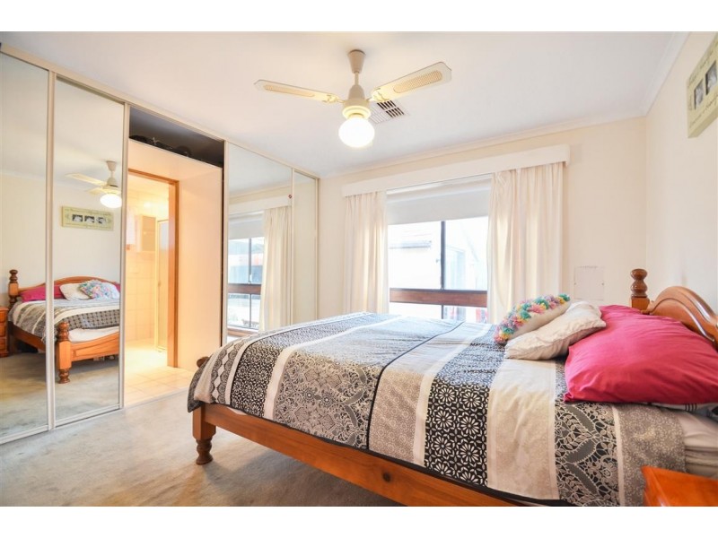 17 Lyndhurst Road, Seaford SA 5169