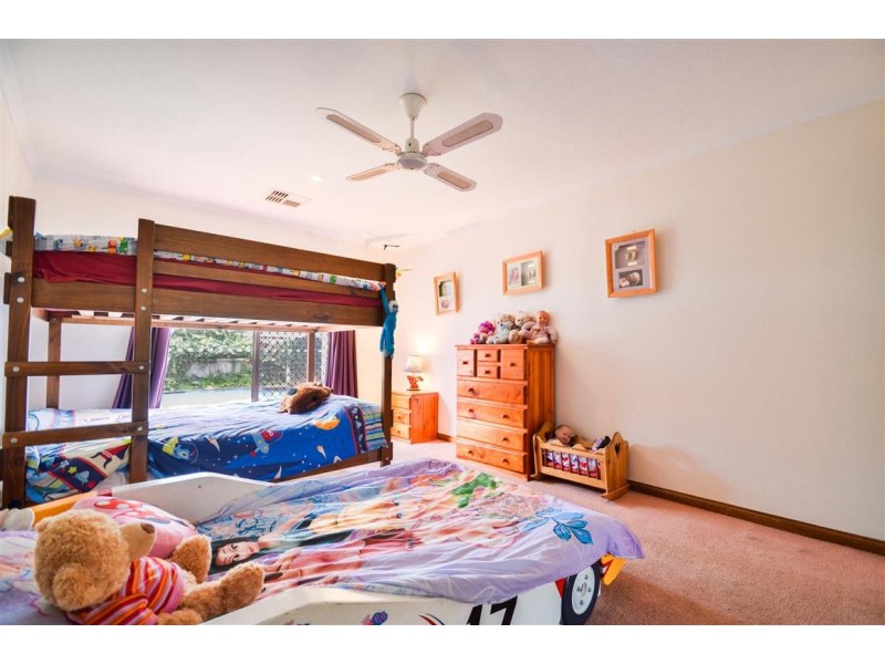 17 Lyndhurst Road, Seaford SA 5169