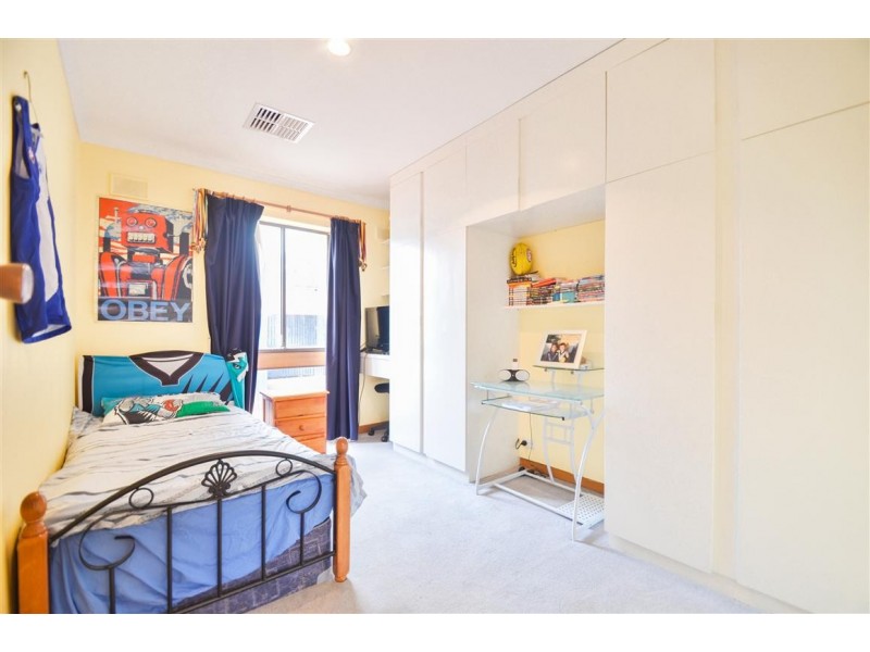 17 Lyndhurst Road, Seaford SA 5169