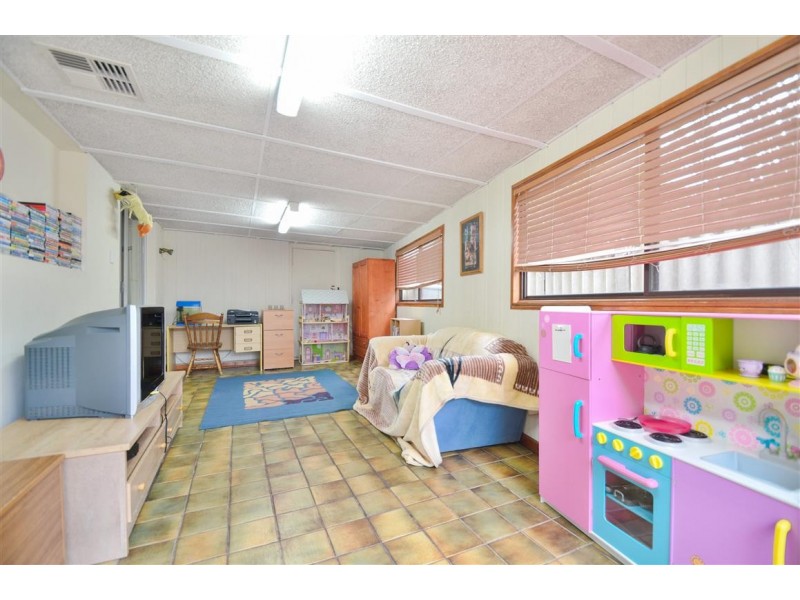 17 Lyndhurst Road, Seaford SA 5169