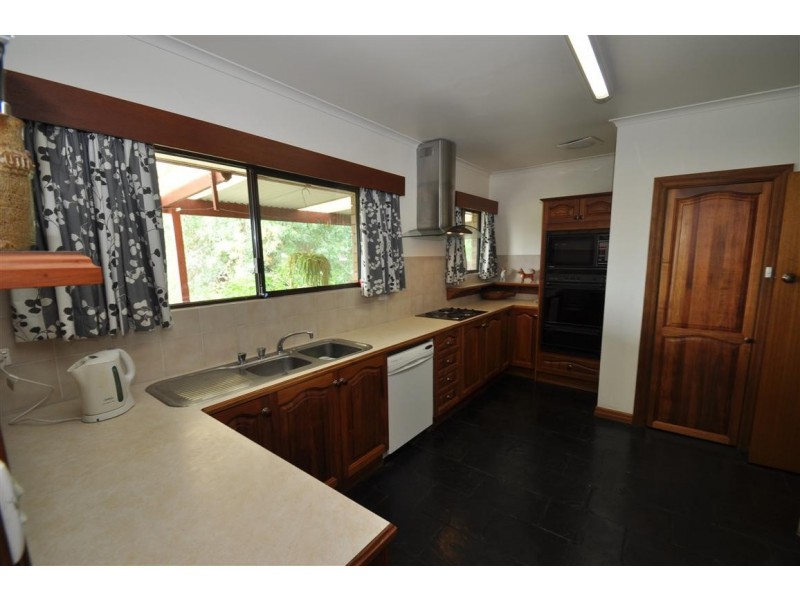 303 Upper Penneys Hill Road, Onkaparinga Hills SA 5163