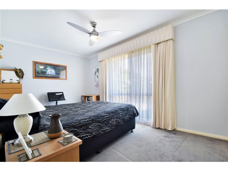 10 Equestrian Drive, Woodcroft SA 5162