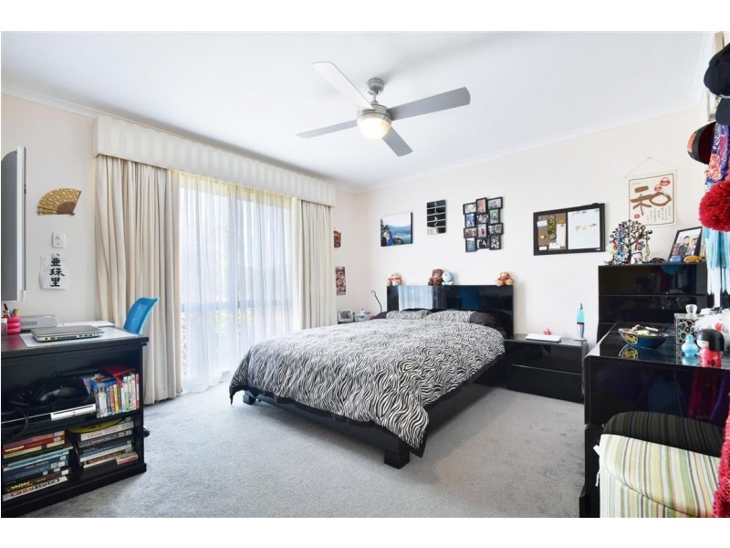 10 Equestrian Drive, Woodcroft SA 5162