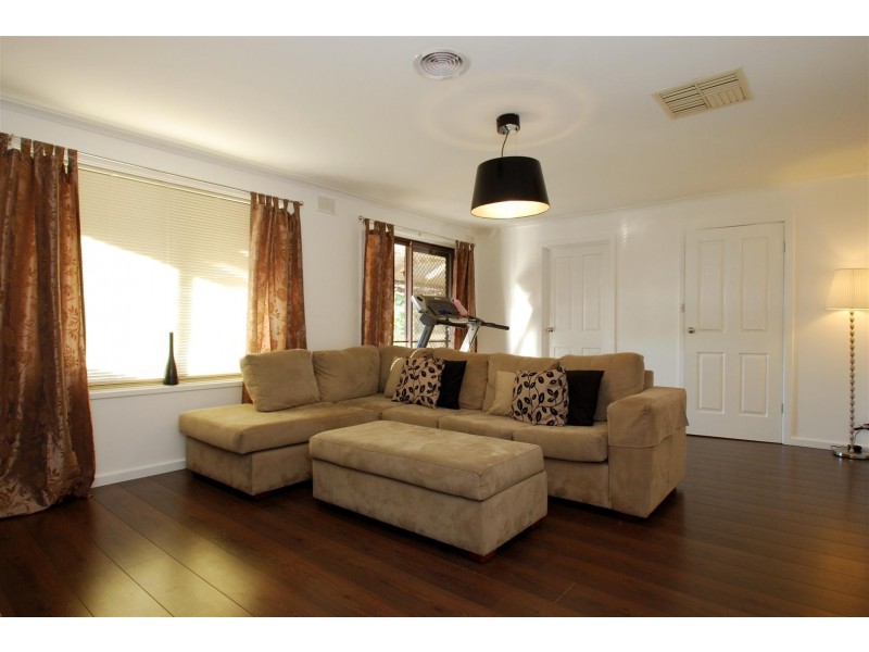 5 Tatiara Road, Happy Valley SA 5159