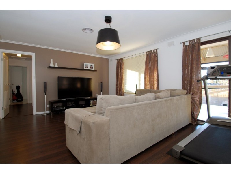 5 Tatiara Road, Happy Valley SA 5159