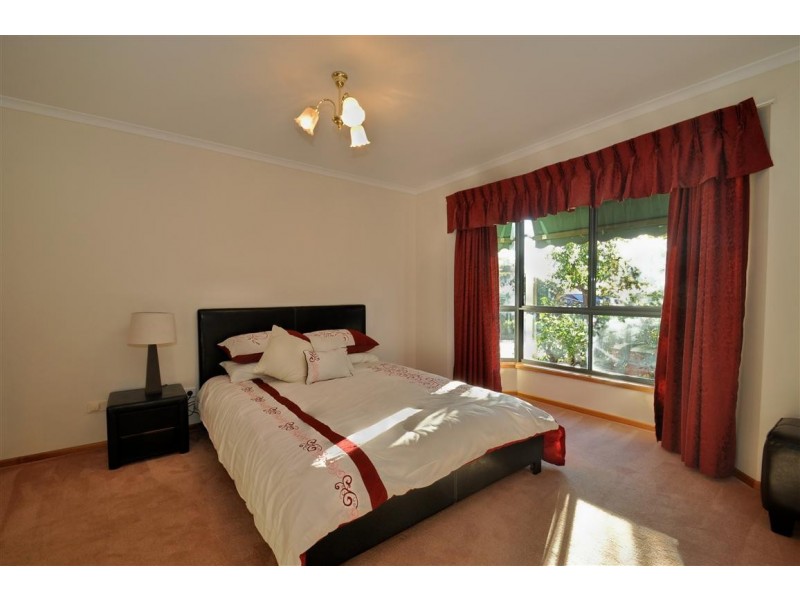 4 Baudin Street, Woodcroft SA 5162