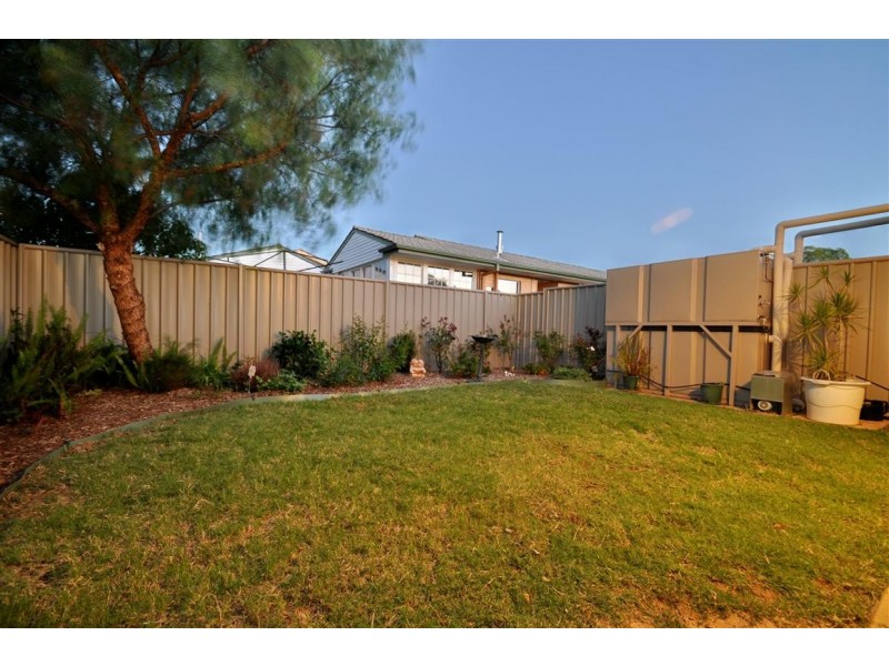 10 Ragless Avenue, Park Holme SA 5043