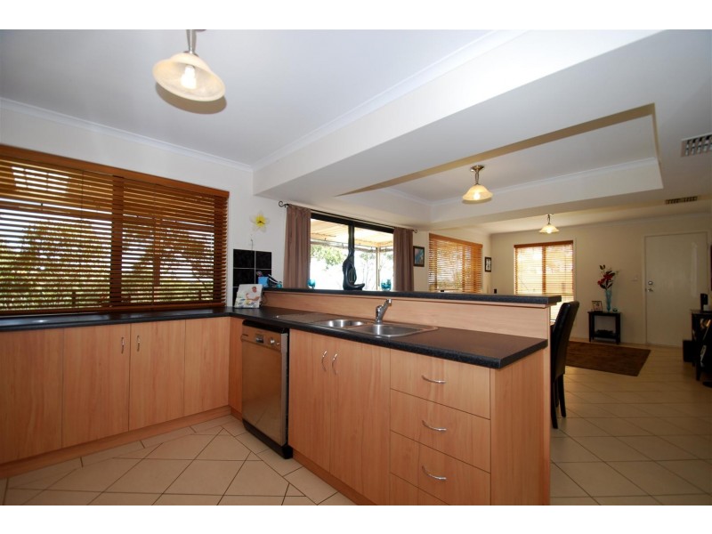 16 Grandview Court, Aberfoyle Park SA 5159